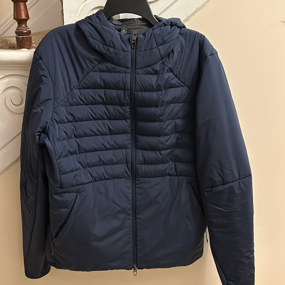 Men’s lululemon navy goose down hooded jacket puffer size large EUC